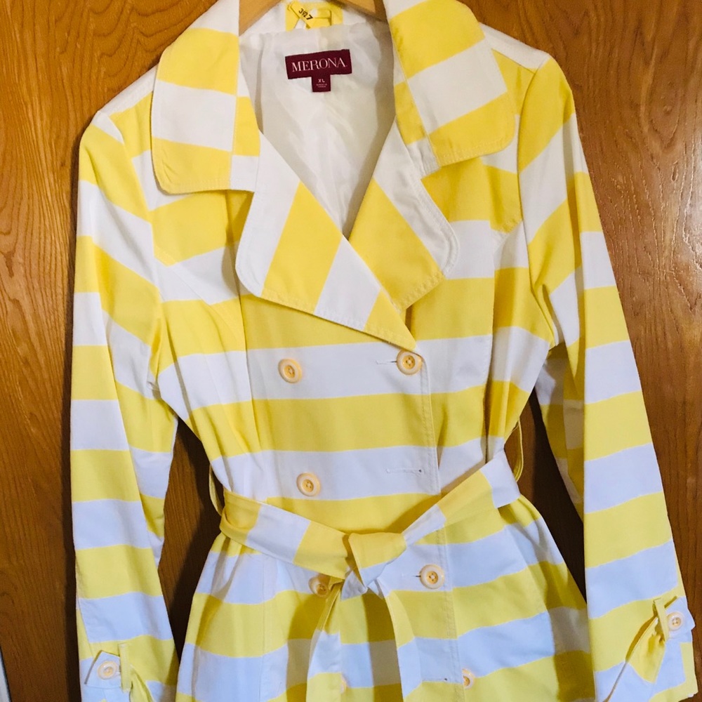 Spring Coats ☔️ - Picture 6 of 7